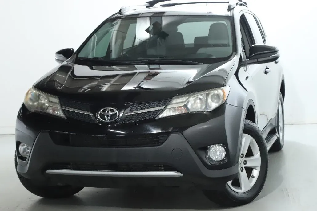2014 Toyota RAV4 XLE photo 1
