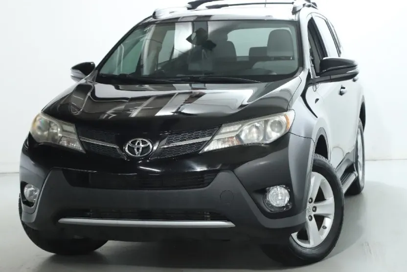 2014 Toyota RAV4 XLE photo 1