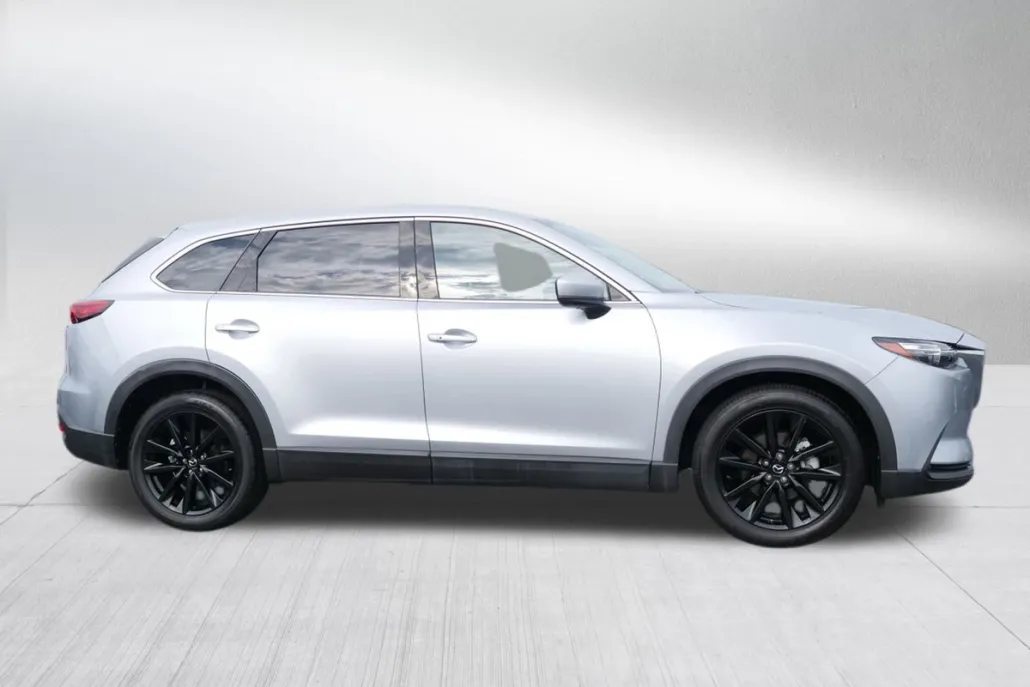 2023 Mazda CX-9 Touring photo 1