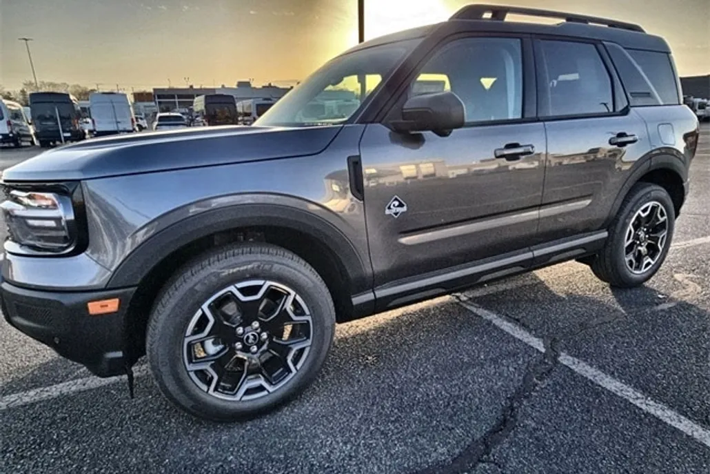 2025 Ford Bronco Sport Outer Banks photo 1