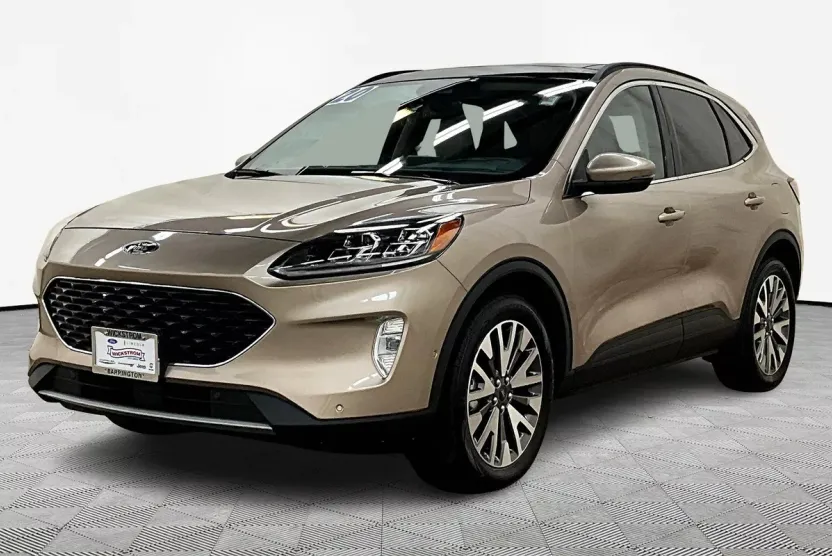 2020 Ford Escape Titanium Hybrid photo 1