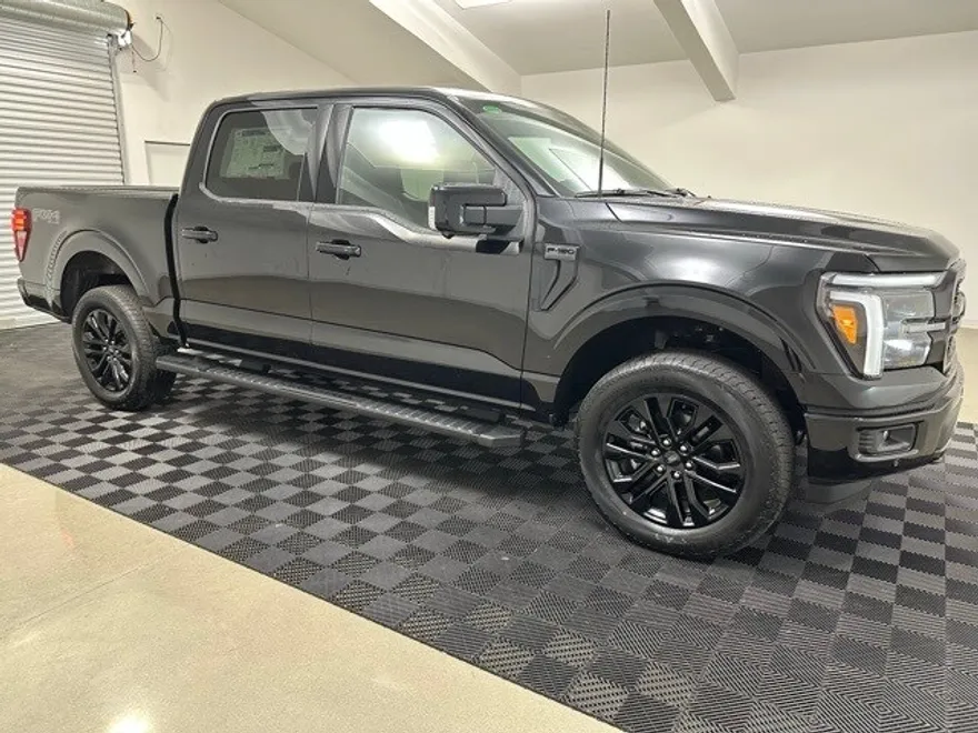 2025 Ford F-150 Lariat photo 1