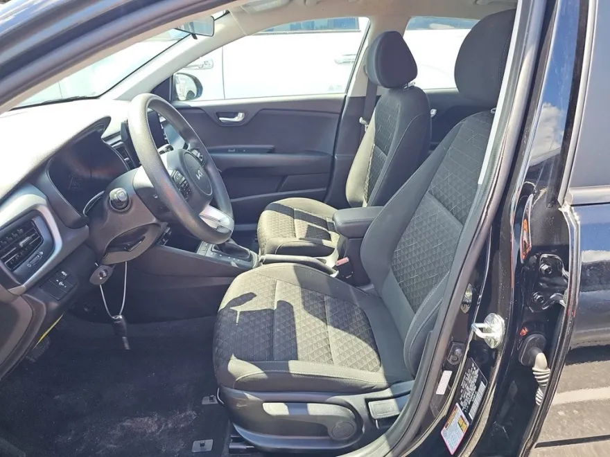 2022 Kia Rio S photo 1