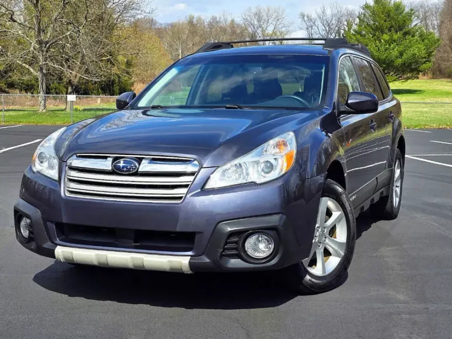 2014 Subaru Outback 2.5i Limited photo 1