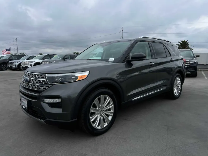 2020 Ford Explorer Limited photo 1