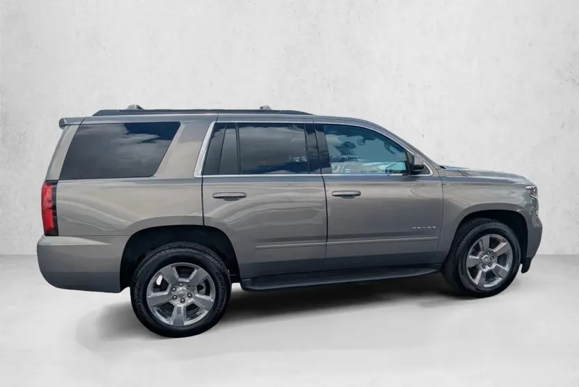 2017 Chevrolet Tahoe LS photo 1