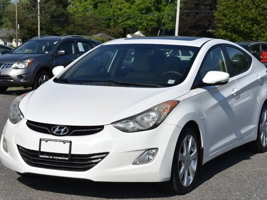 2012 Hyundai Elantra Limited photo 1