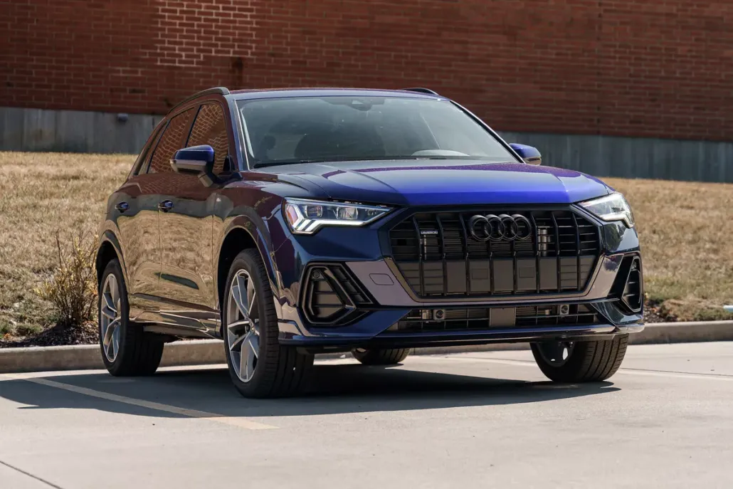 2025 Audi Q3 S line Premium photo 1