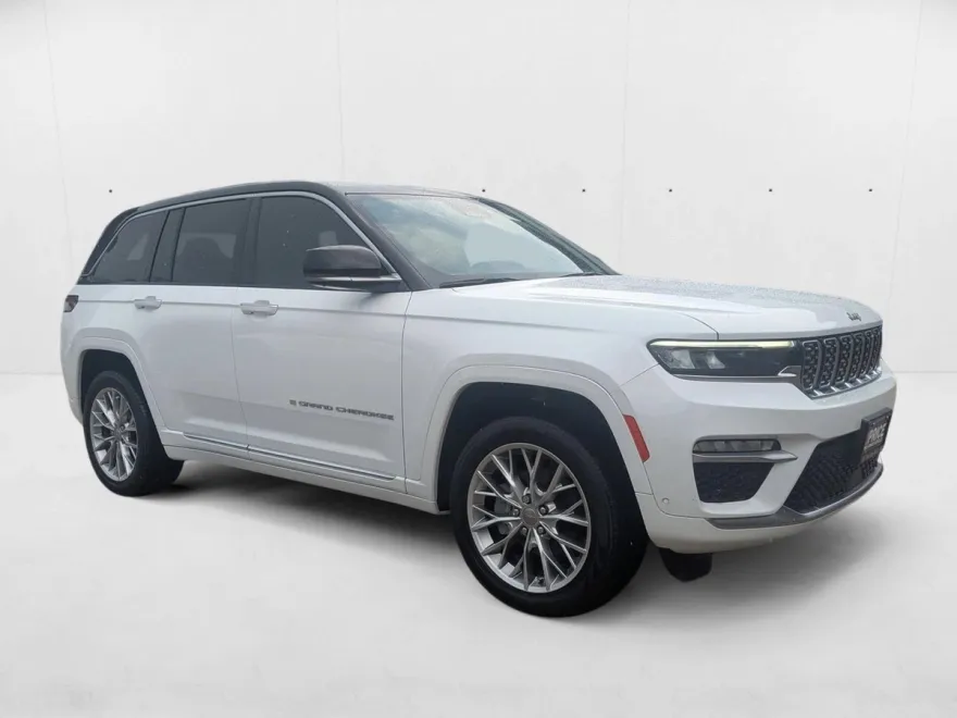 2022 Jeep Grand Cherokee Summit photo 1