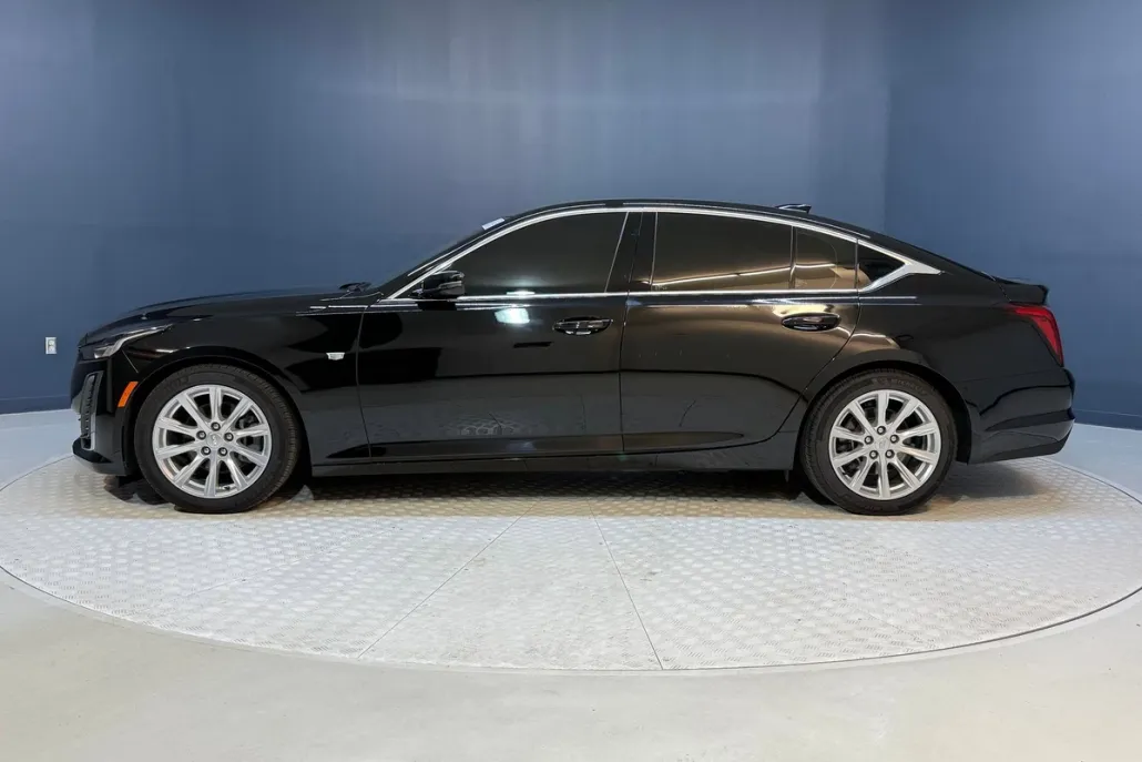 2024 Cadillac CT5 Luxury photo 1
