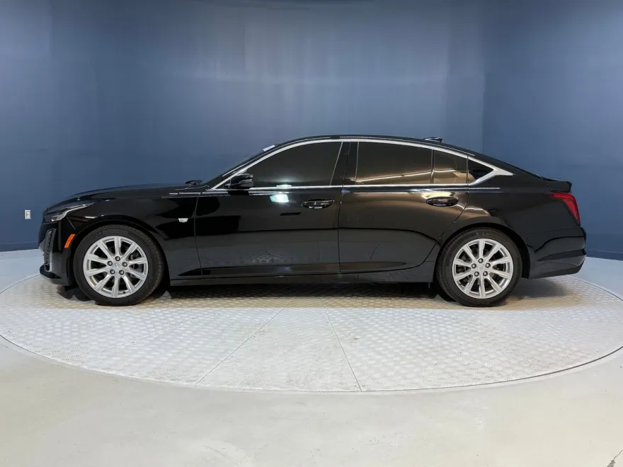 2024 Cadillac CT5 Luxury photo 1
