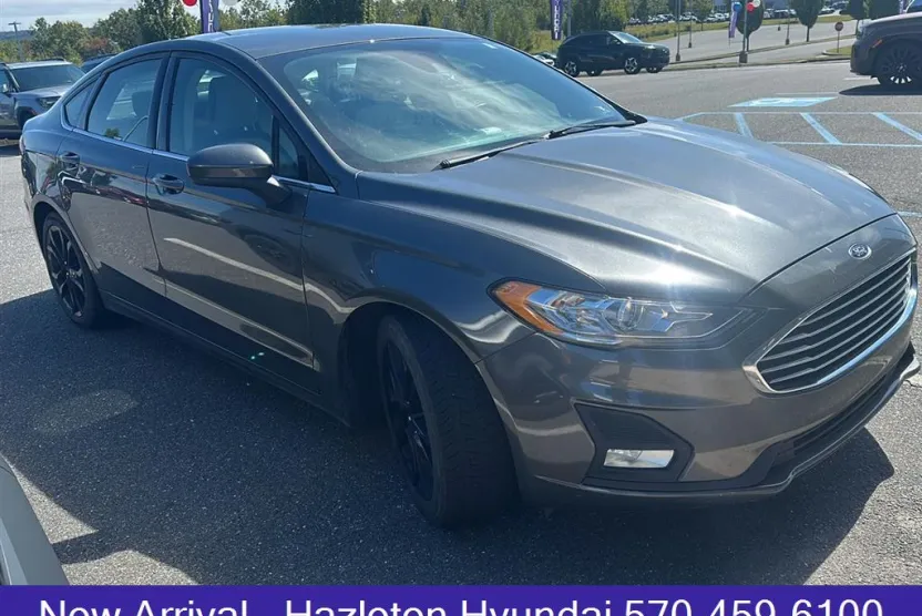 2019 Ford Fusion SE photo 1