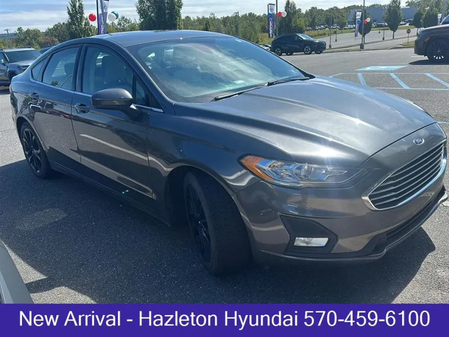 2019 Ford Fusion SE photo 1