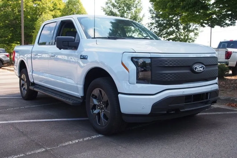 2025 Ford F-150 Lightning photo 1