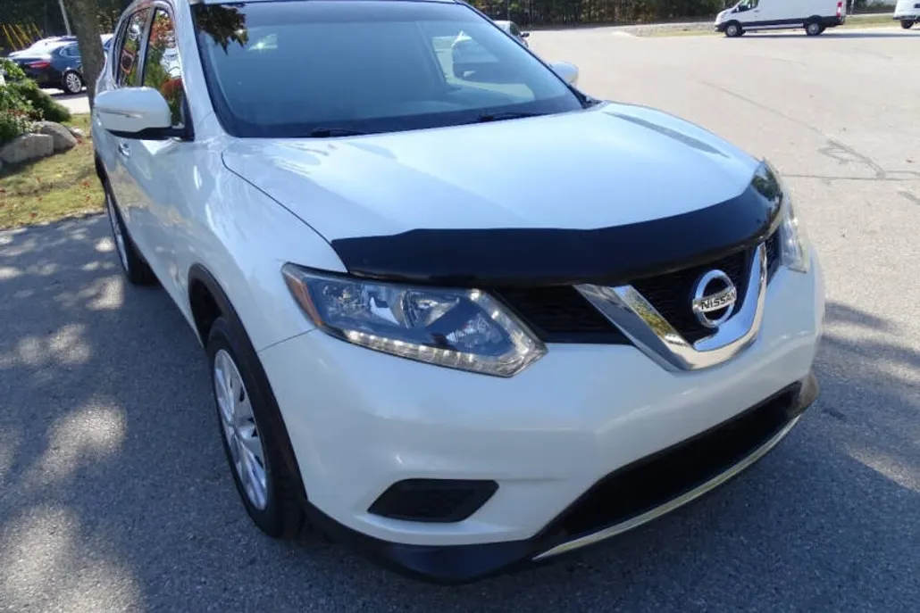 2015 Nissan Rogue S photo 1