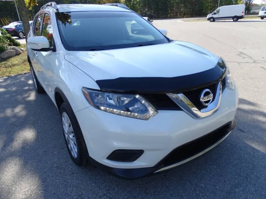 2015 Nissan Rogue S photo 1