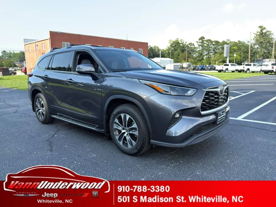 2022 Toyota Highlander XLE photo 1