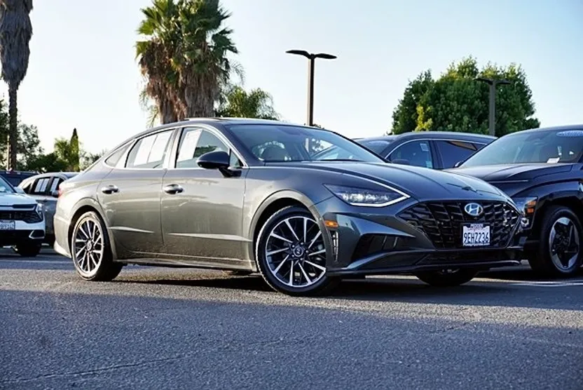 2023 Hyundai Sonata Limited photo 1