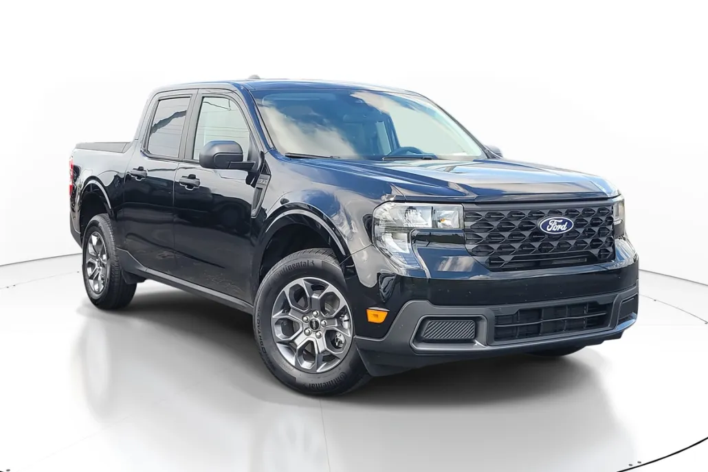2025 Ford Maverick XLT photo 1