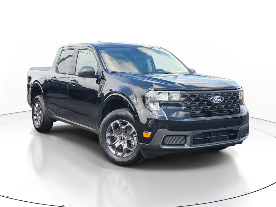 2025 Ford Maverick XLT photo 1