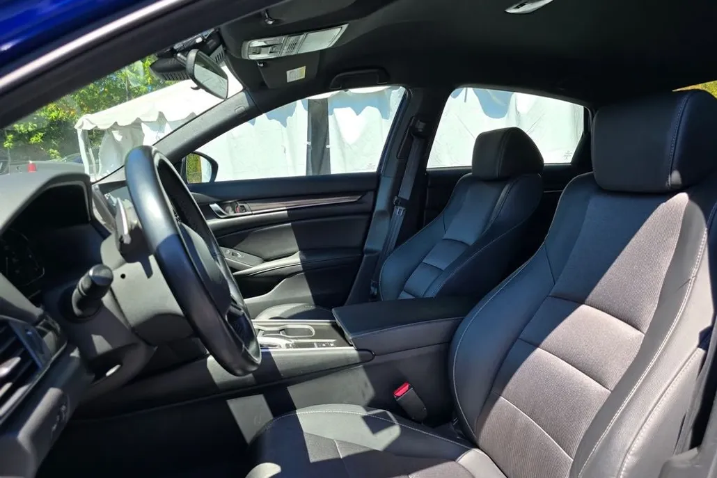 2020 Honda Accord Sport photo 1