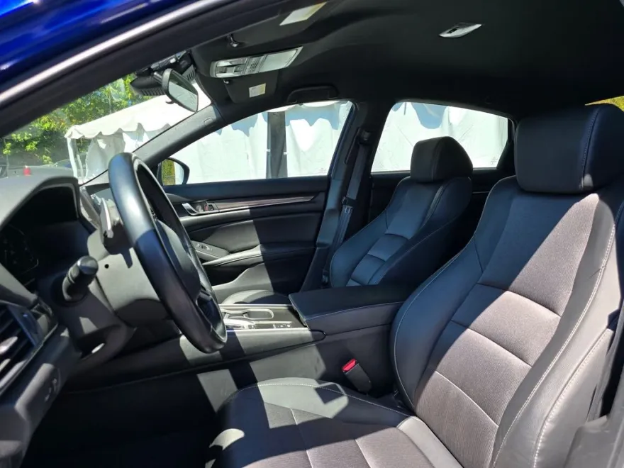 2020 Honda Accord Sport photo 1