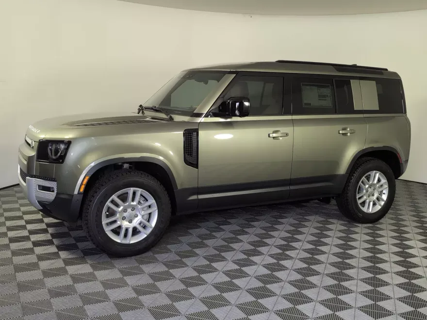 2025 Land Rover Defender S photo 1