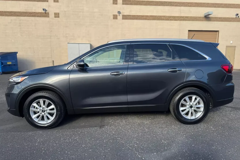 2020 Kia Sorento LX S photo 1