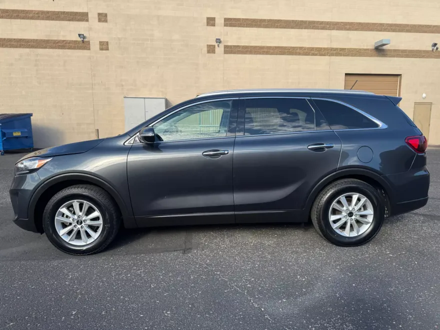 2020 Kia Sorento LX S photo 1