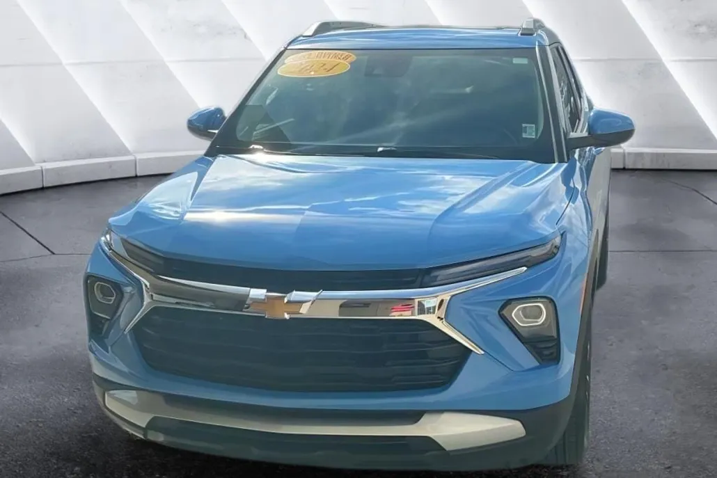 2024 Chevrolet Trailblazer LT photo 1
