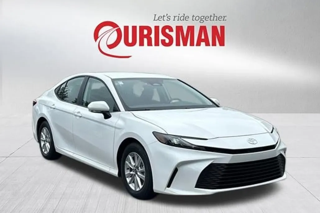 2025 Toyota Camry LE photo 1