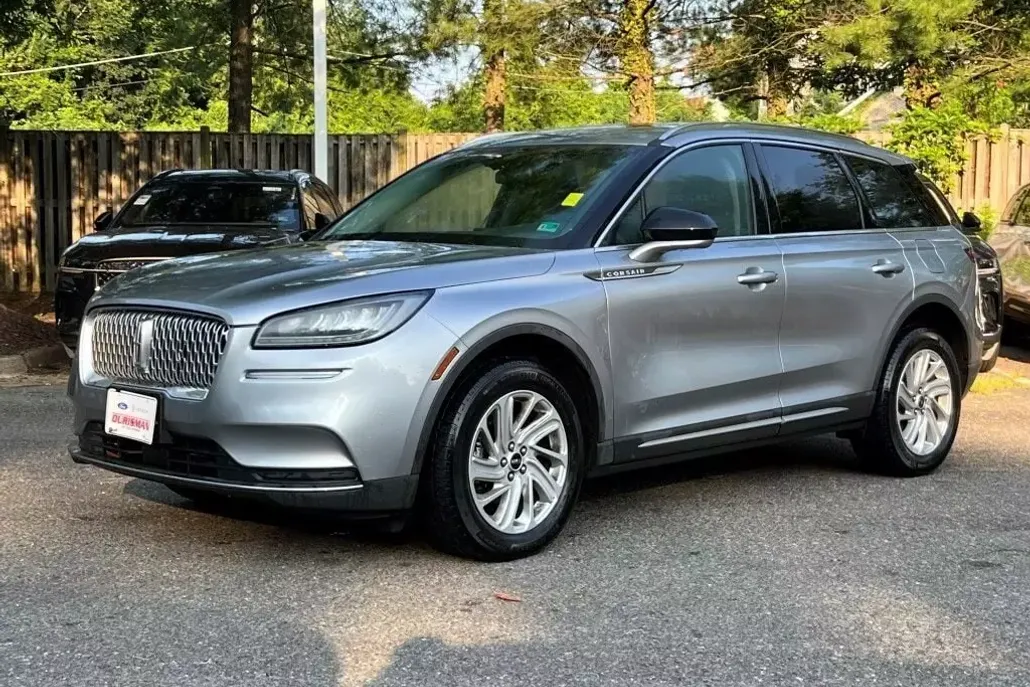 2021 Lincoln Corsair Standard photo 1