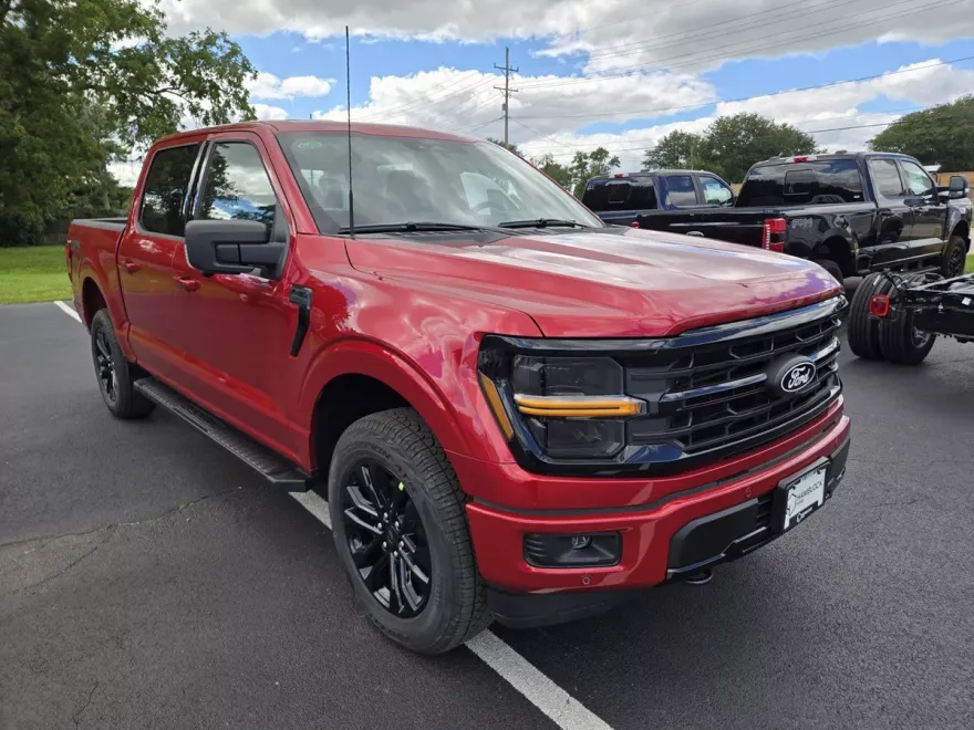 2025 Ford F-150 XLT photo 1