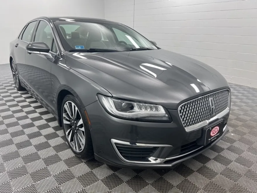 2019 Lincoln MKZ Reserve photo 1