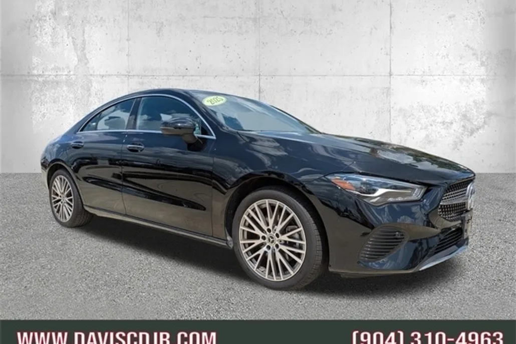 2025 Mercedes Benz CLA 250 4MATIC photo 1