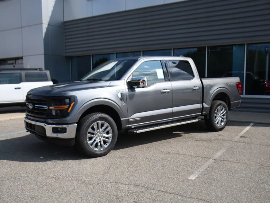 2025 Ford F-150 XLT photo 1
