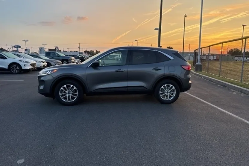 2022 Ford Escape SE photo 1