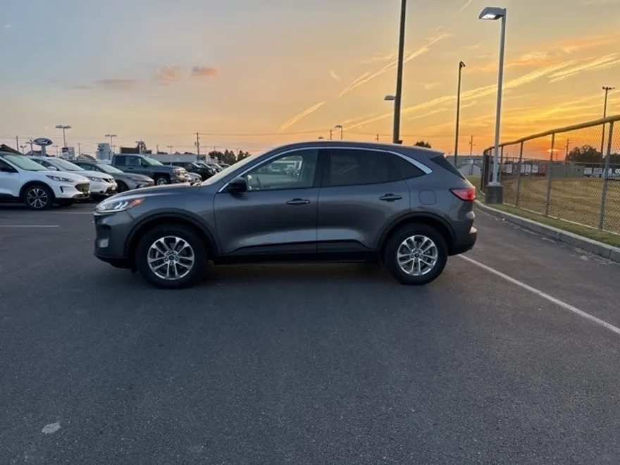 2022 Ford Escape SE photo 1