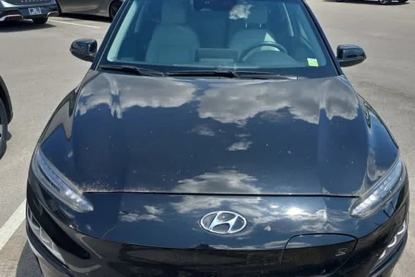 2022 Hyundai Kona Electric Limited photo 1