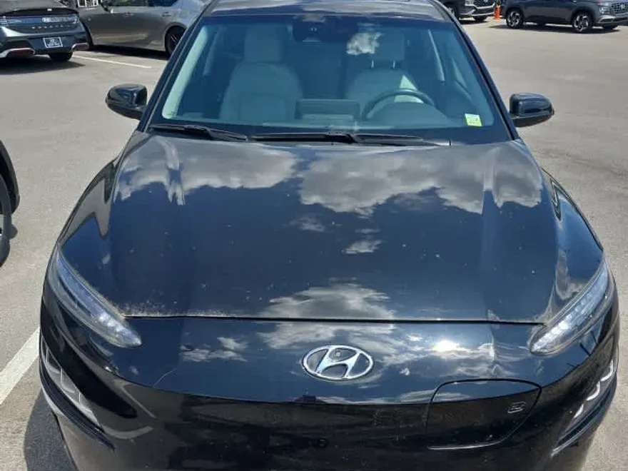 2022 Hyundai Kona Electric Limited photo 1