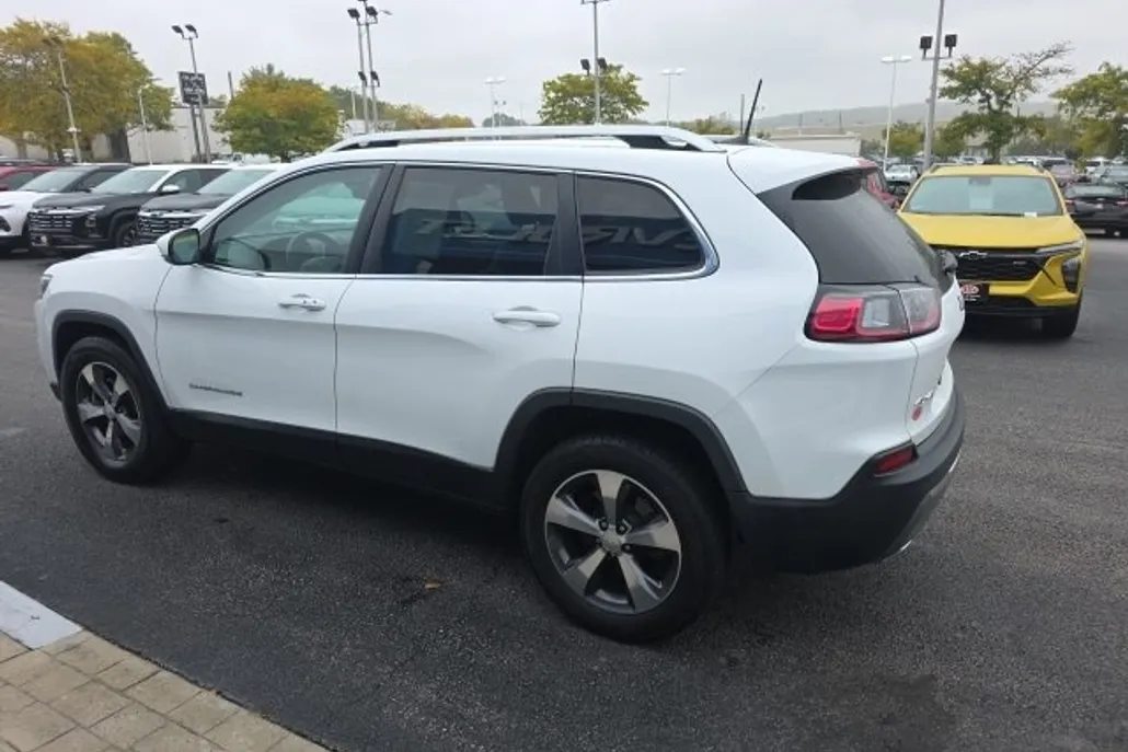 2019 Jeep Cherokee Limited photo 1