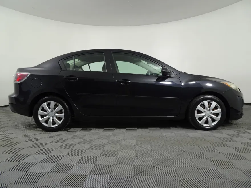 2011 Mazda Mazda3 i Sport Sedan photo 1