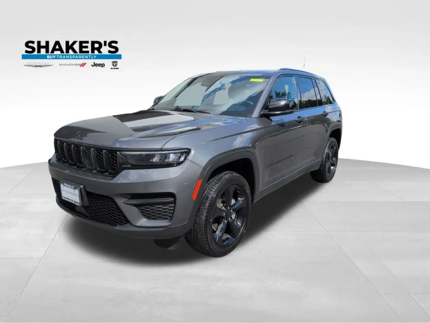 2022 Jeep Grand Cherokee Laredo Altitude photo 1