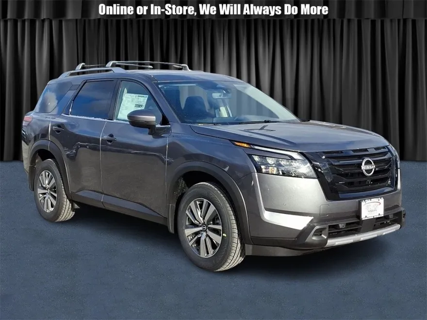2025 Nissan Pathfinder SL photo 1