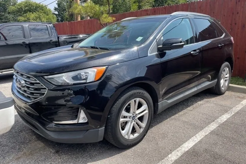 2020 Ford Edge SEL photo 1