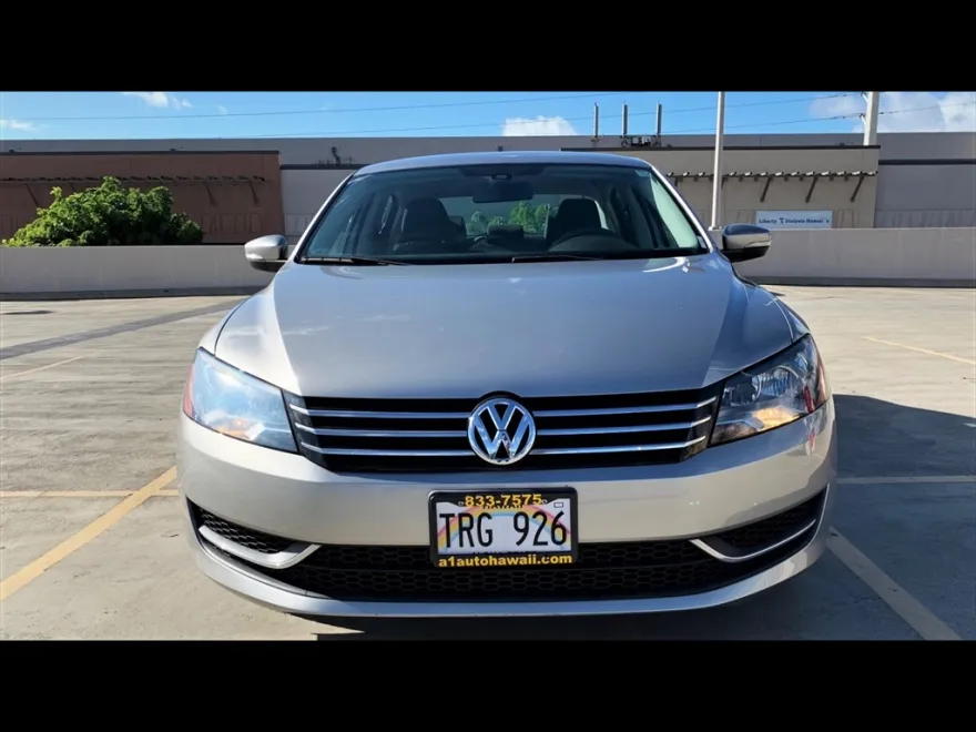 2013 Volkswagen Passat S photo 1