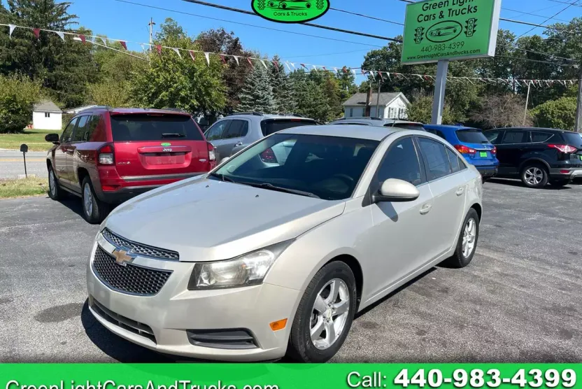 2011 Chevrolet Cruze LT photo 1