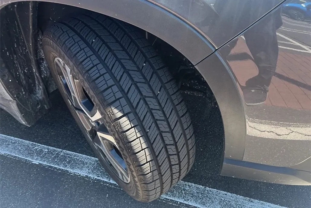 2023 Subaru Ascent Touring photo 1