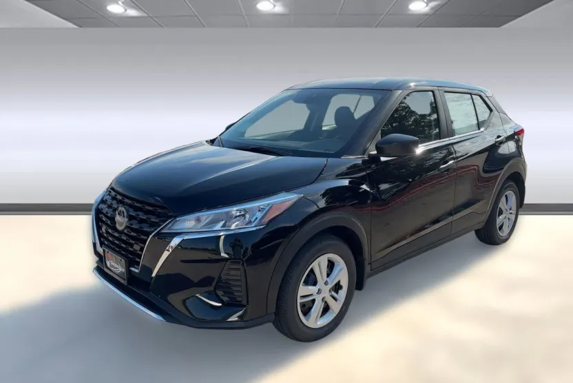 2025 Nissan Kicks Play S photo 1