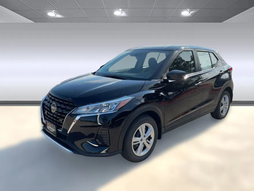2025 Nissan Kicks Play S photo 1